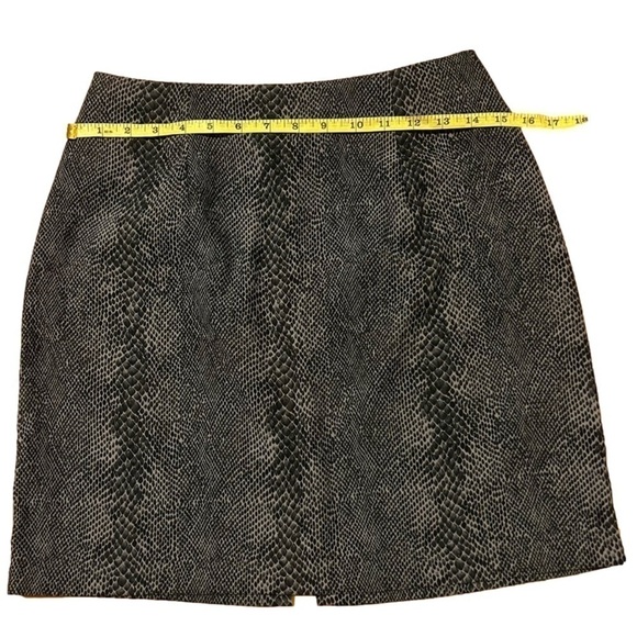 Briggs Petite Snake Print Mini Skirt (Sz 8) - Picture 8 of 10